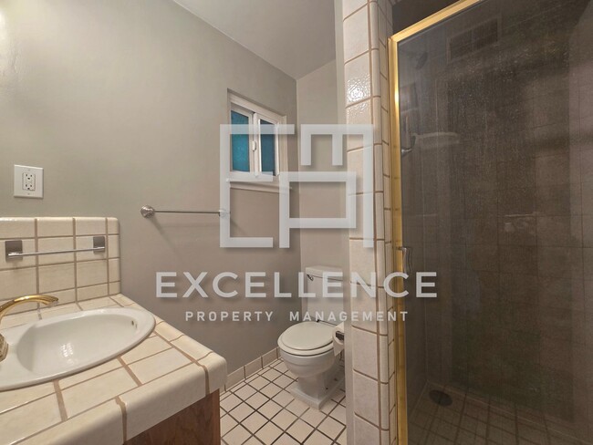 Building Photo - Willow Glen 3 Bedroom + Office With Attached Bathroom, Yard with Covered Patio, Strict One Pet Ne...
