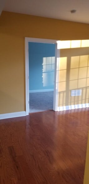 Building Photo - 2000 Fountainview Cir