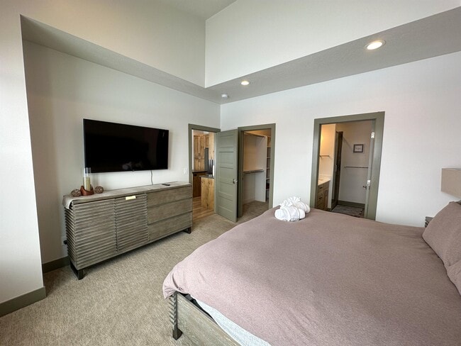 Building Photo - 4859 Bailey Ln