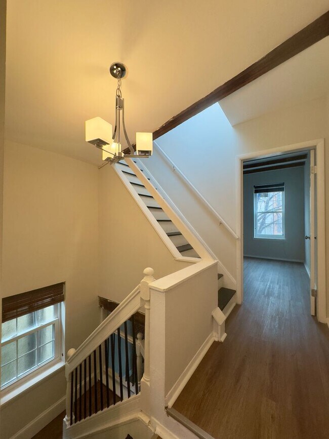 Building Photo - Charming 2 Bedroom/2 Bathroom Townhome in Barre Circle, MD!