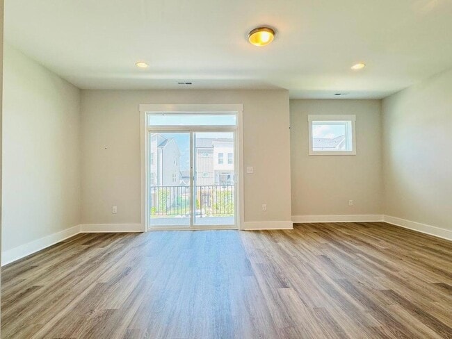 Building Photo - 2116 Big Falls Dr