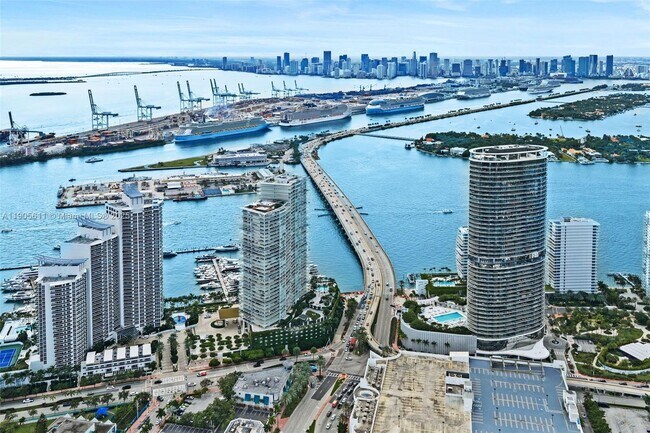 Building Photo - 501 West Ave