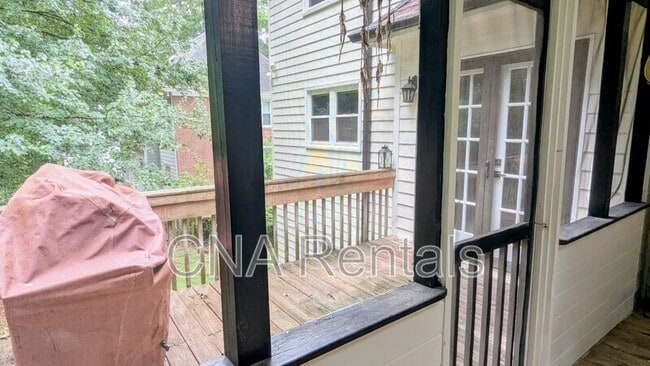 Building Photo - 573 Trailwood Ln SW