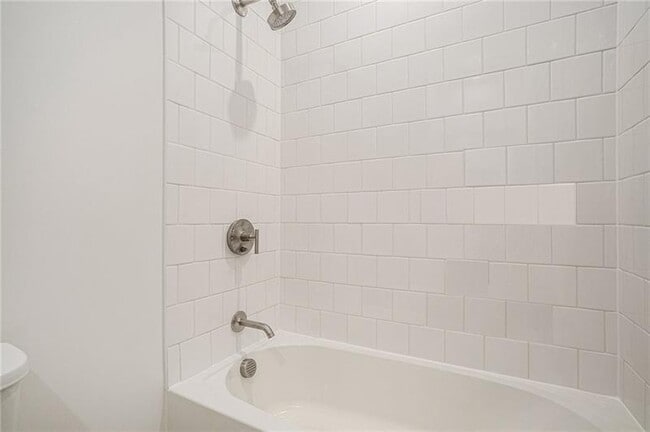 Building Photo - 1825 Gotham Ln NE