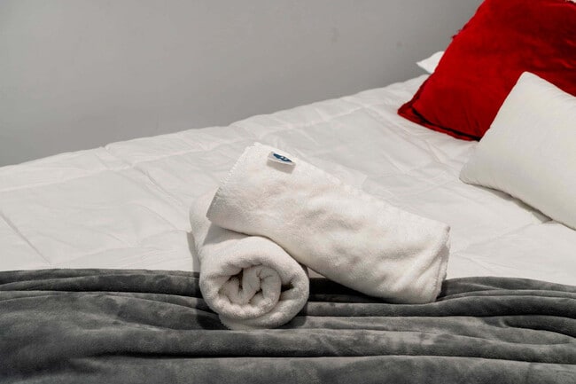 Building Photo - 109 S Paulina St