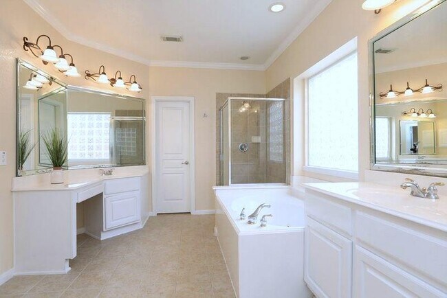 Building Photo - 26215 Park Ivy Ln