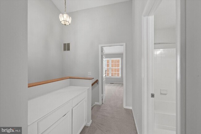 Building Photo - 299 S Pickett St