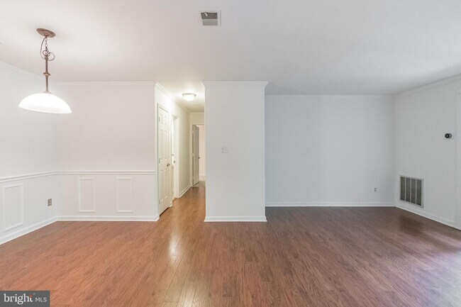 Building Photo - 2811 Lee Oaks Ct