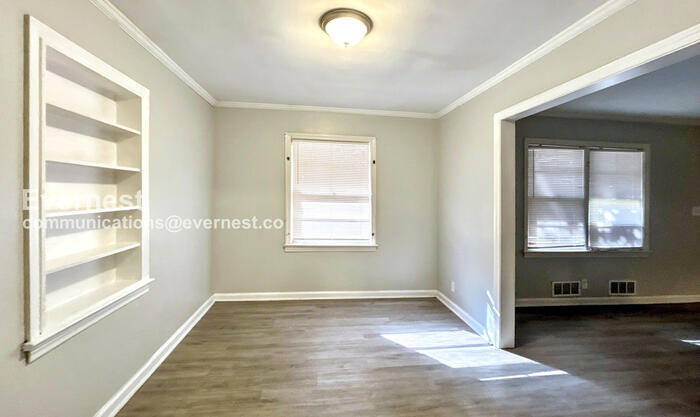 Building Photo - 1964 Laurel Ln