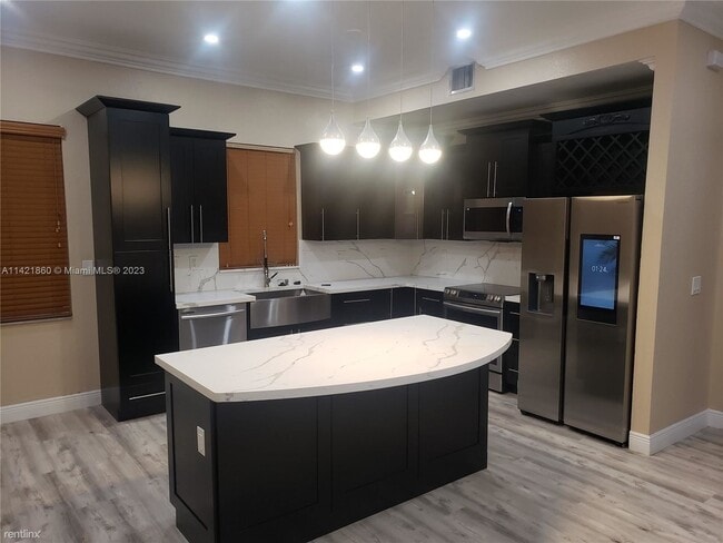 Building Photo - 4 br, 3 bath House - Bellagio At Vizcaya