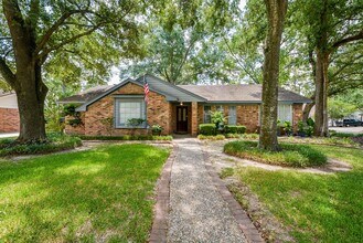 Building Photo - 5827 Lodge Creek Dr