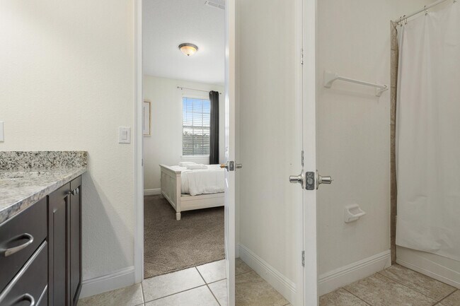 Building Photo - 331 Pendant Ct