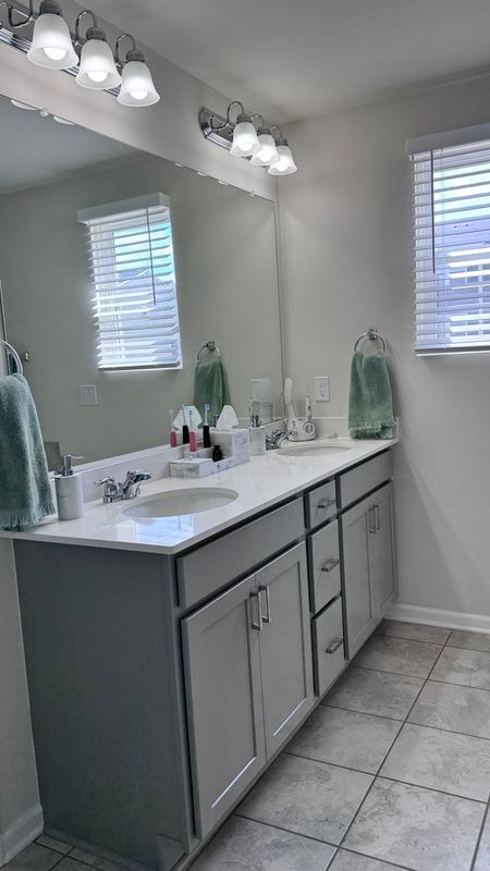 Building Photo - 1445 Superior Dr