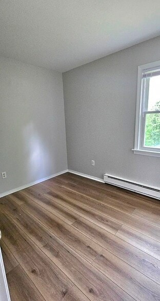 Building Photo - 220 Glen Haven Rd
