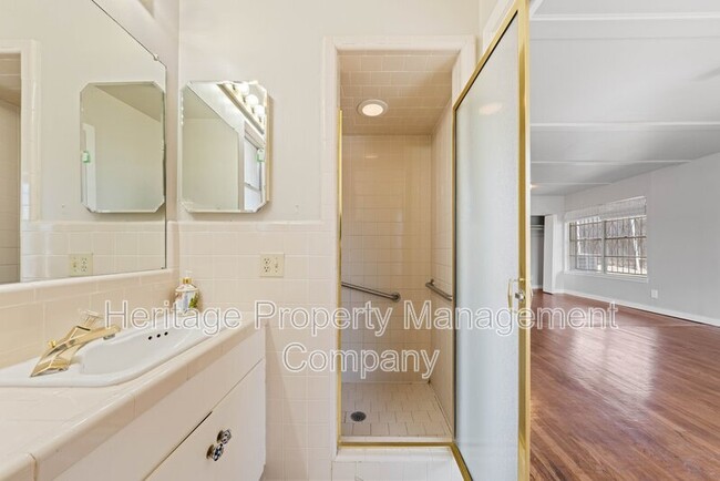 Building Photo - 303 Marquis Ln