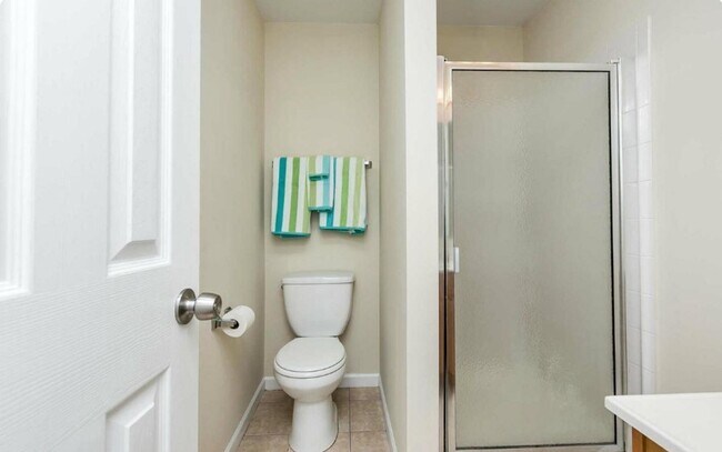 Building Photo - Charming 2bdrm 2.5 bath Patterson Park home with parking and rooftop deck