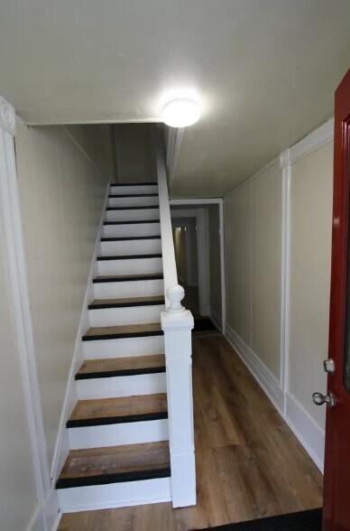 Building Photo - 215 N College Ave