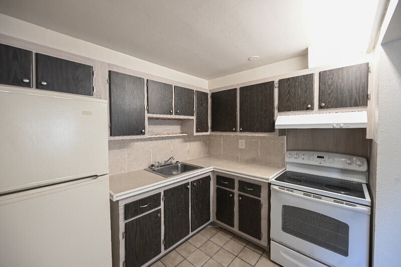 Building Photo - 6040 SW 26th St