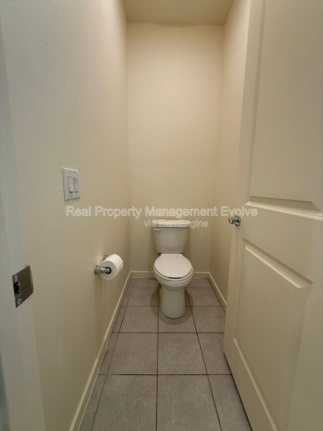 Building Photo - 12538 W Orangewood Ave