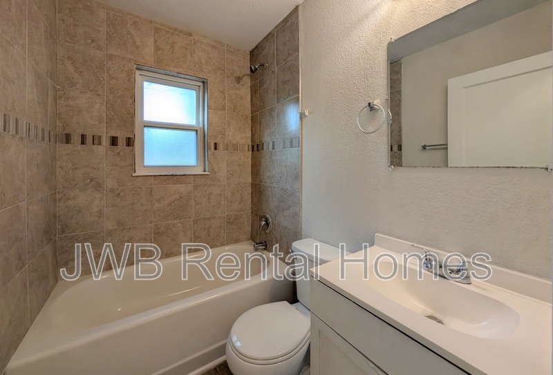 Building Photo - 518 Chestnut Dr