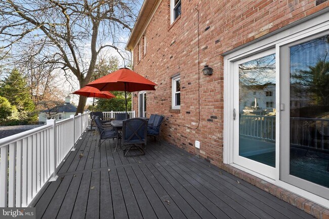 Building Photo - 1905 47th St NW