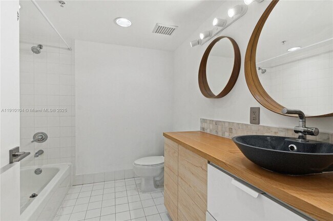 Building Photo - 36 NW 6th Ave