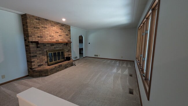 Building Photo - 7907 W R Ave