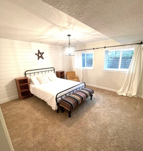 Building Photo - 9751 S Old Ranch Pl