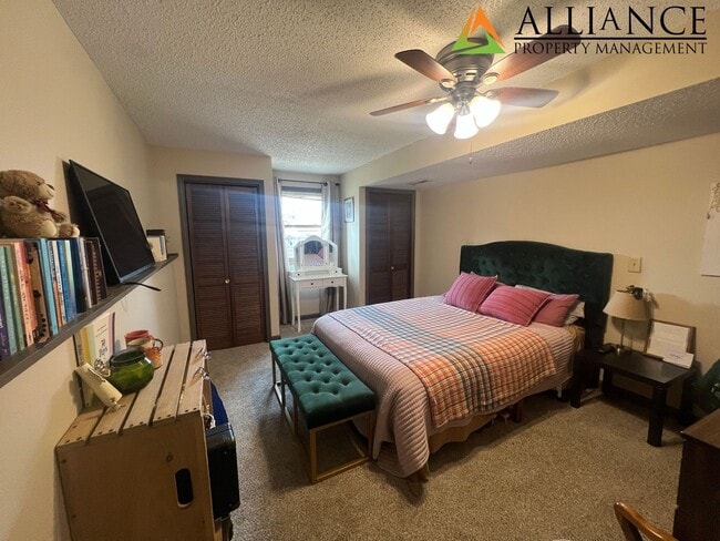 Building Photo - Beautiful Home with Easy Access to Ft. Riley!