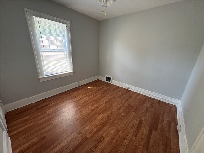 Building Photo - 260 Ackley Ave
