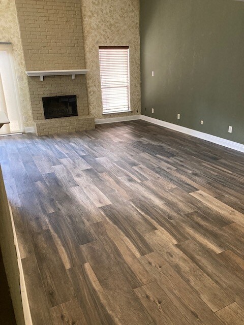 Building Photo - 7450 Holly Hill Dr