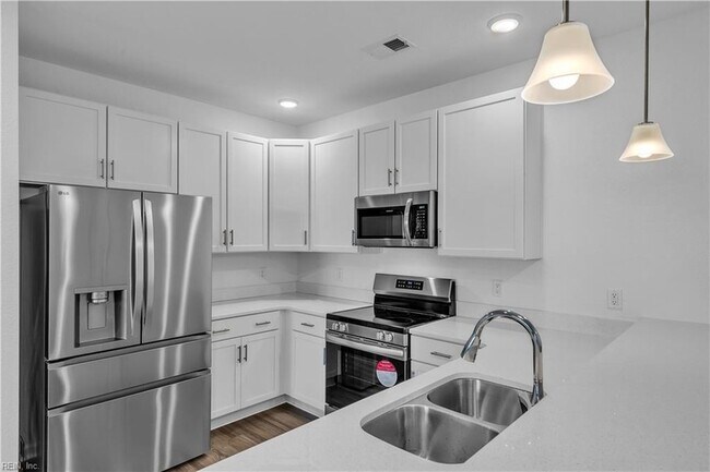 Building Photo - 1732 Dromolin Dr