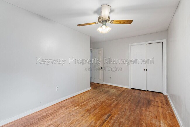Building Photo - 1823 Curtis Dr