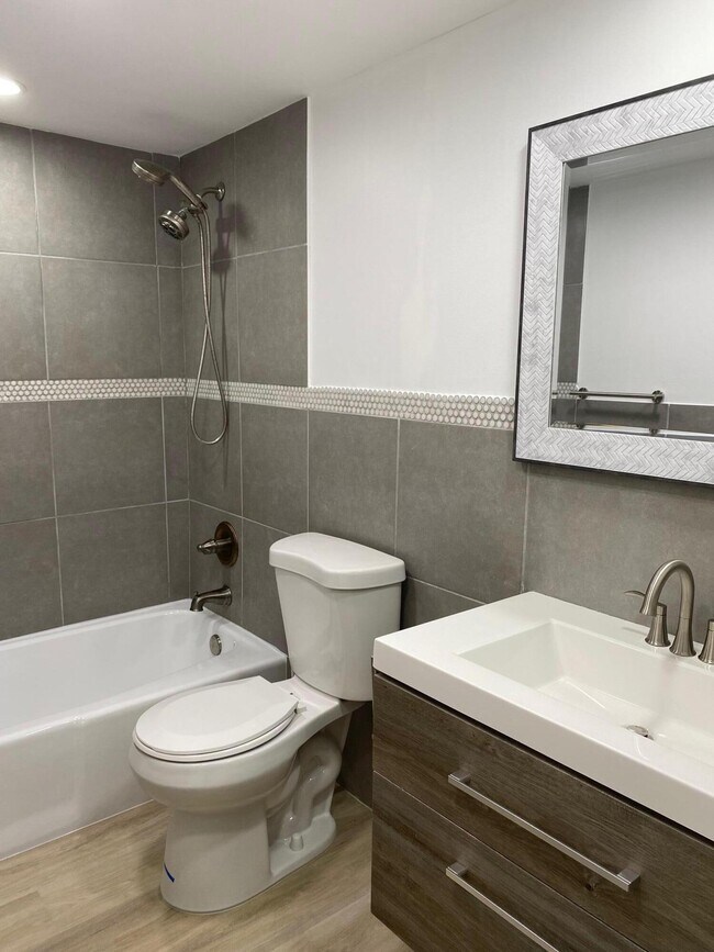 Building Photo - 1271 NW 13th St