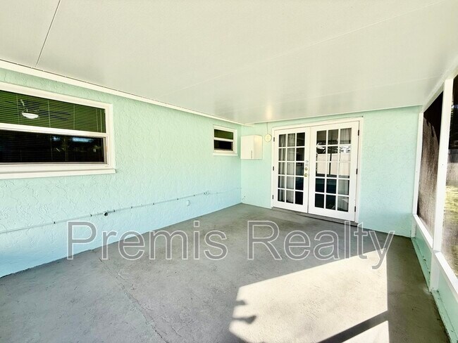 Building Photo - 11950 107th Ave N