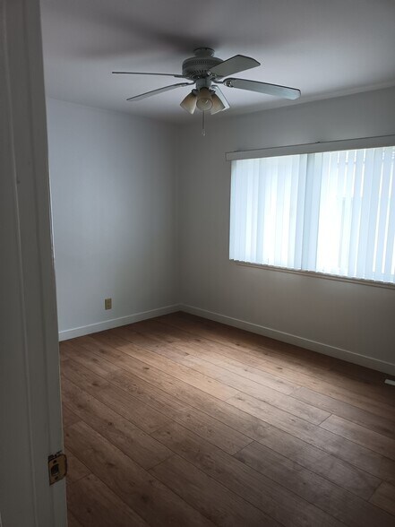 Building Photo - 554 8th St