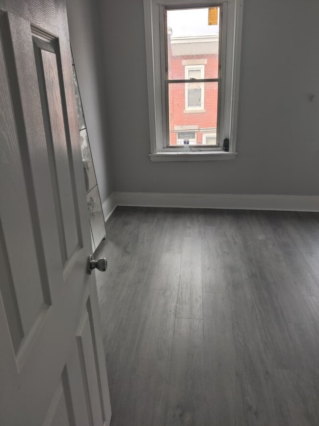 Building Photo - 2045 Fernon St