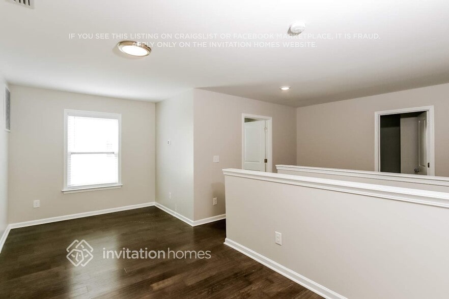 Building Photo - 14230 Lake Crossing Dr