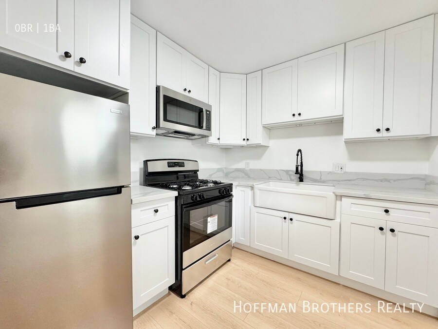 Building Photo - 5723 Willowcrest Ave