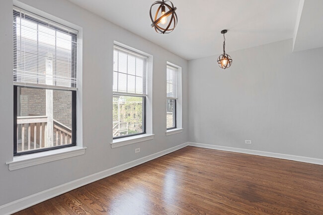 Building Photo - 7702 N Marshfield Ave