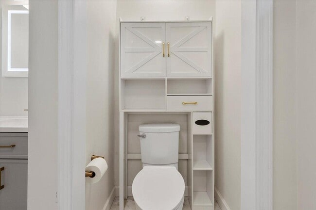 Building Photo - 100 9th Ave