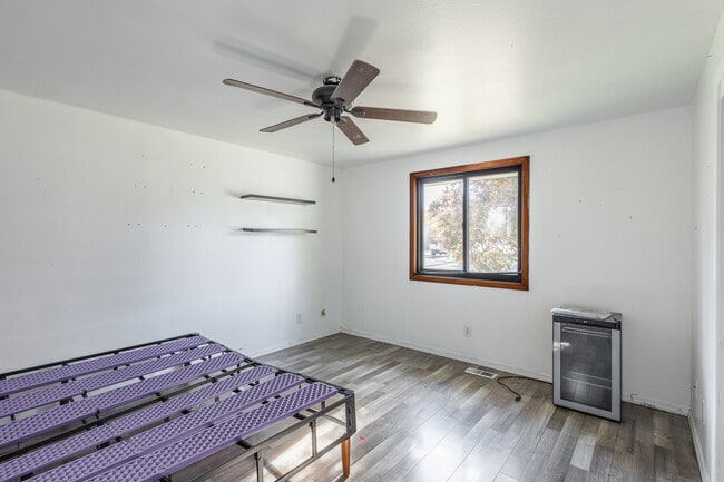 Building Photo - 924 E Georgia Ave