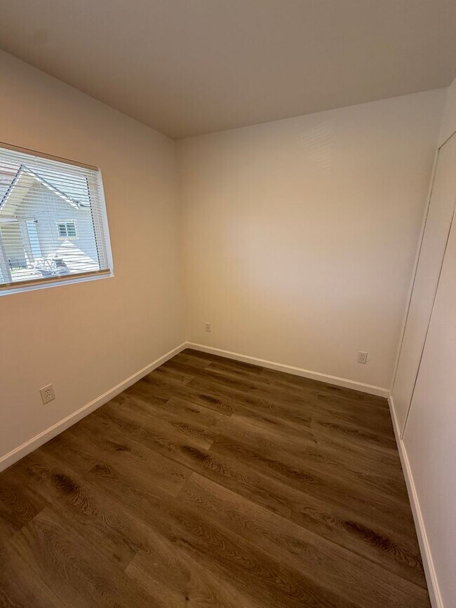 Building Photo - 2.2 Miles to Oregon Tech and Sky Lakes Medical Center! Newly renovated 1bdrm