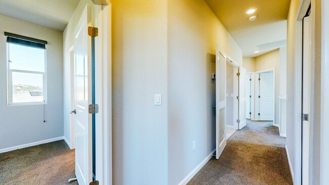 Building Photo - Rare Santa Rosa Four Bedroom house in Desi...