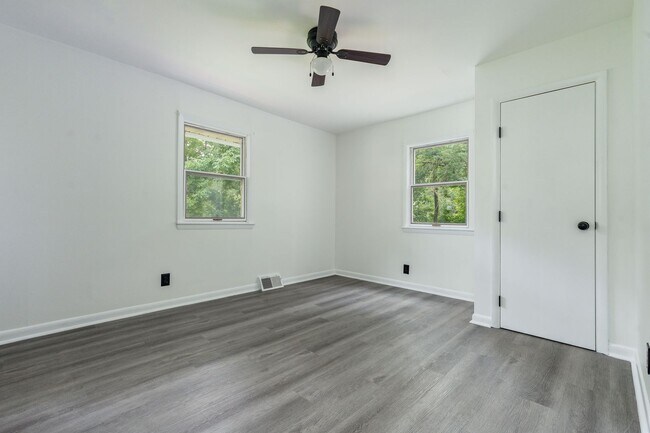 Building Photo - 518 Bloomfield Ave