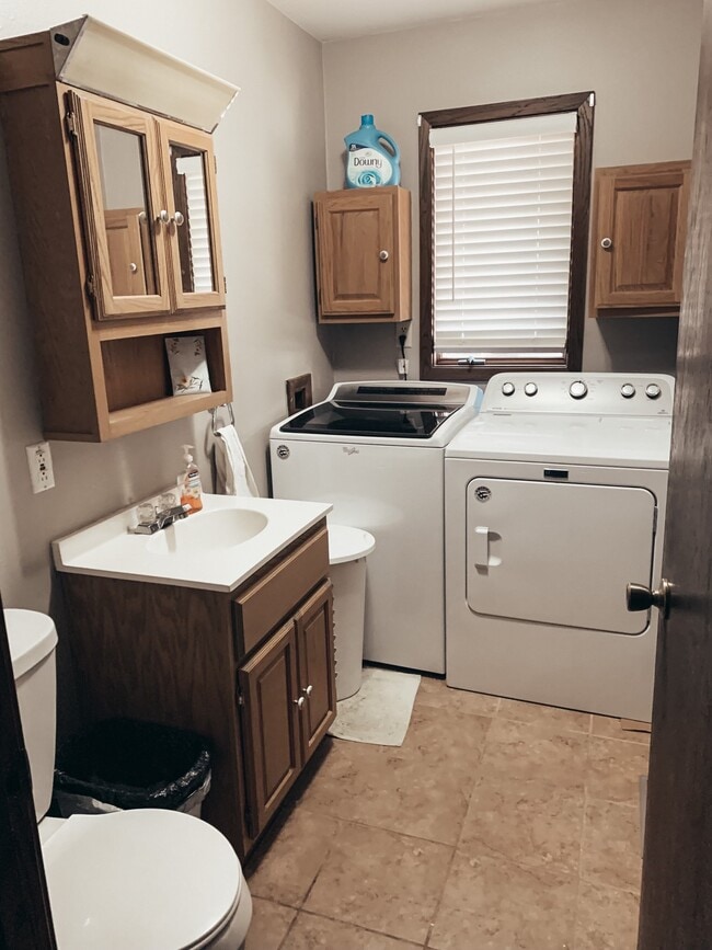 Building Photo - 3118 W Folsom St