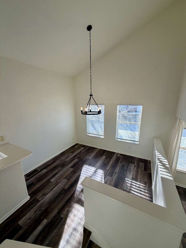 Building Photo - *LIMITED TIME OFFER!* Secure your move-in before December 31, 2025, and enjoy a $1,000 discount o...