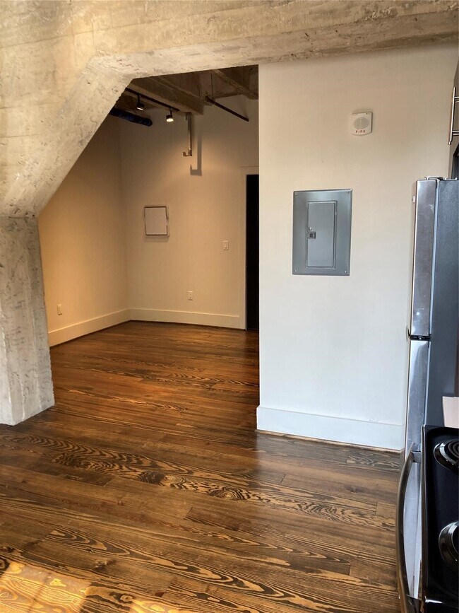 Building Photo - 4411 Dallas St