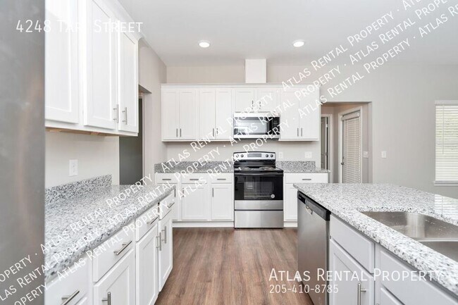 Building Photo - 4248 Tari St