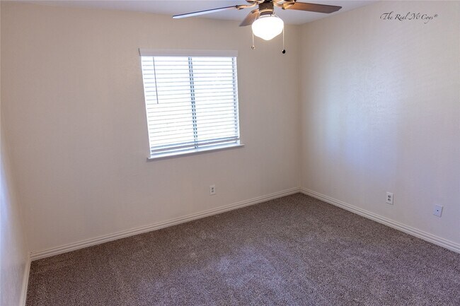 Building Photo - 3101 Raintree Dr